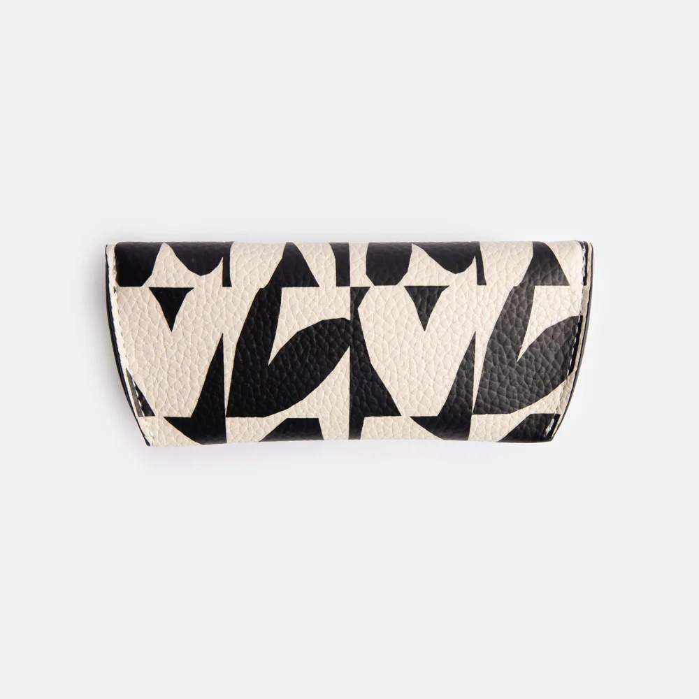 Mono Checkmate Hearts Flap Glasses Case - Image 3